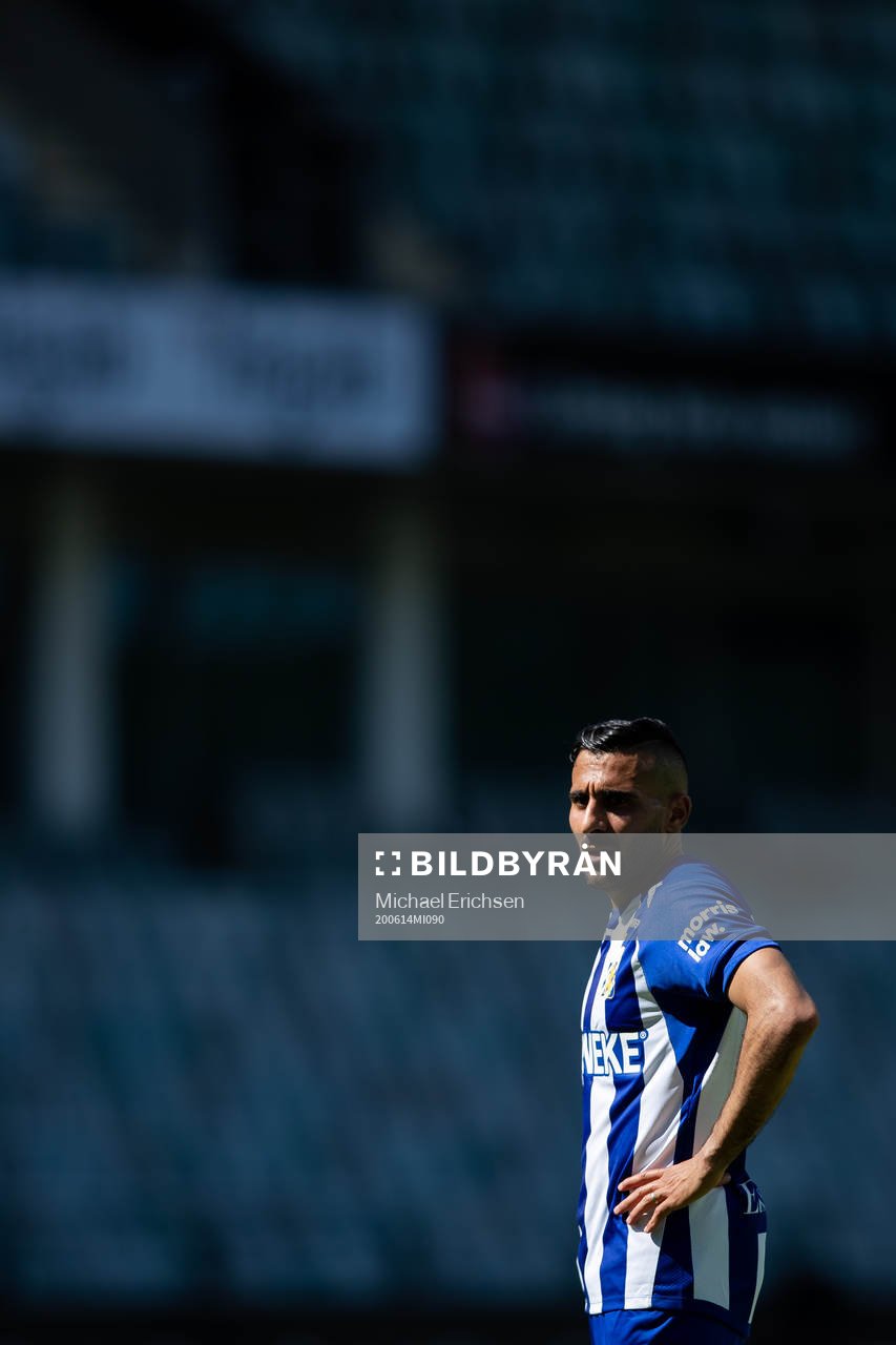 IFK Göteborgs Sargon Abraham med tomma läktare i
