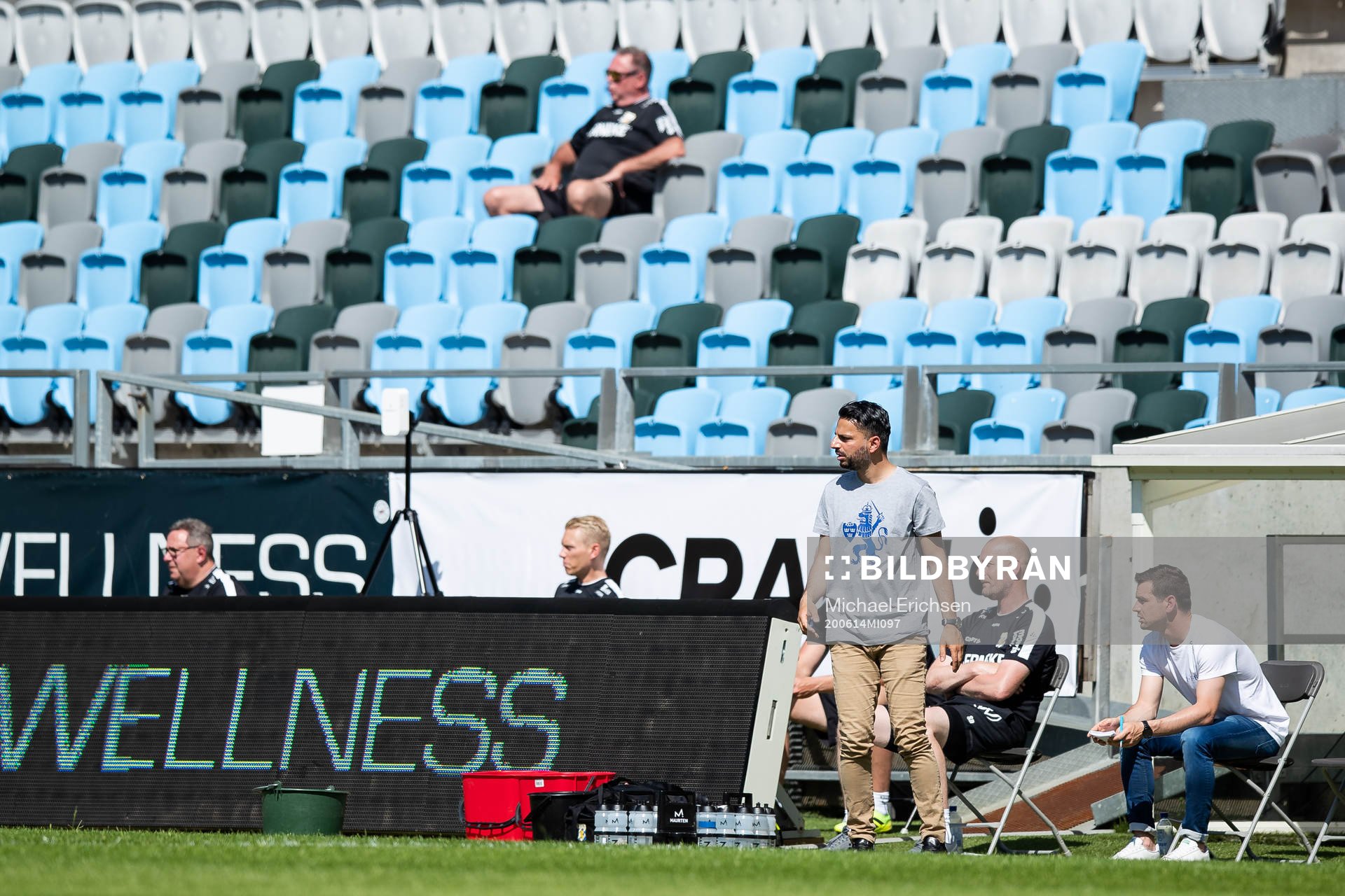 IFK Göteborgs tränare Poya Asbaghi  och assisterande