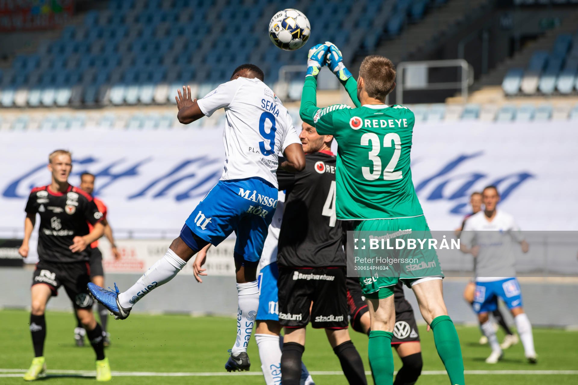 IFK Norrköpings Maic Sema oroar mot Kalmars målvakt Lucas