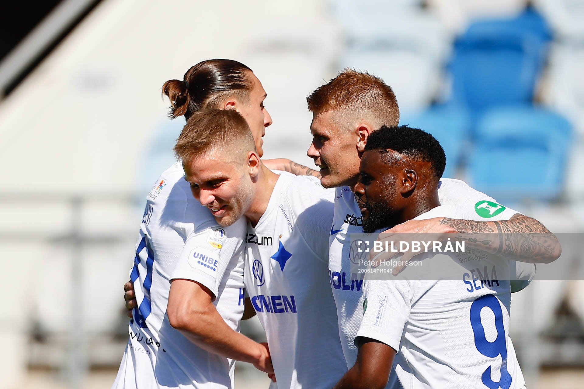 IFK Norrköpings Christoffer Nyman jublar med lagkamrater efter sitt 2-1 mål under fotbollsmatchen i Allsvenskan mellan IFK Norrköping och Kalmar den 14 juni 2020 i Norrköping.