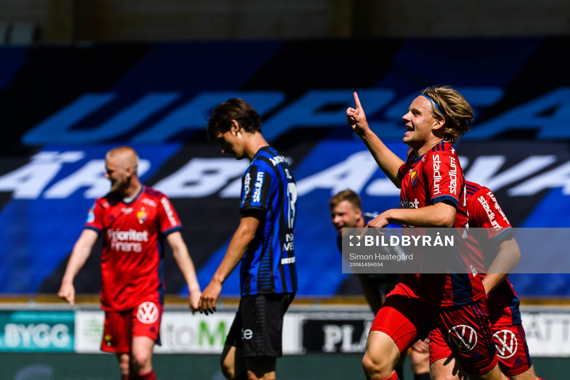Djurgårdens Oscar Pettersson jublar efter 0-2 under fotbollsmatchen i Allsvenskan mellan Sirius och Djurgården den 14 juni 2020 i Uppsala.