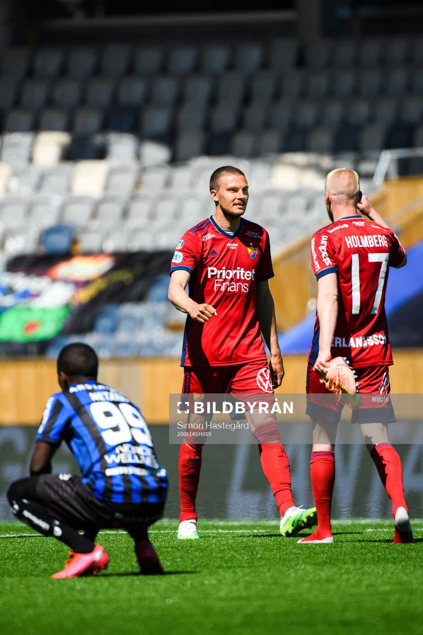 Djurgårdens Erik Berg och Kalle Holmberg jublar