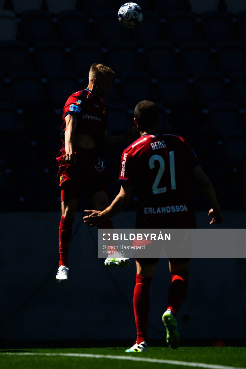 Djurgårdens Jonathan Augustinsson och Erik Berg
