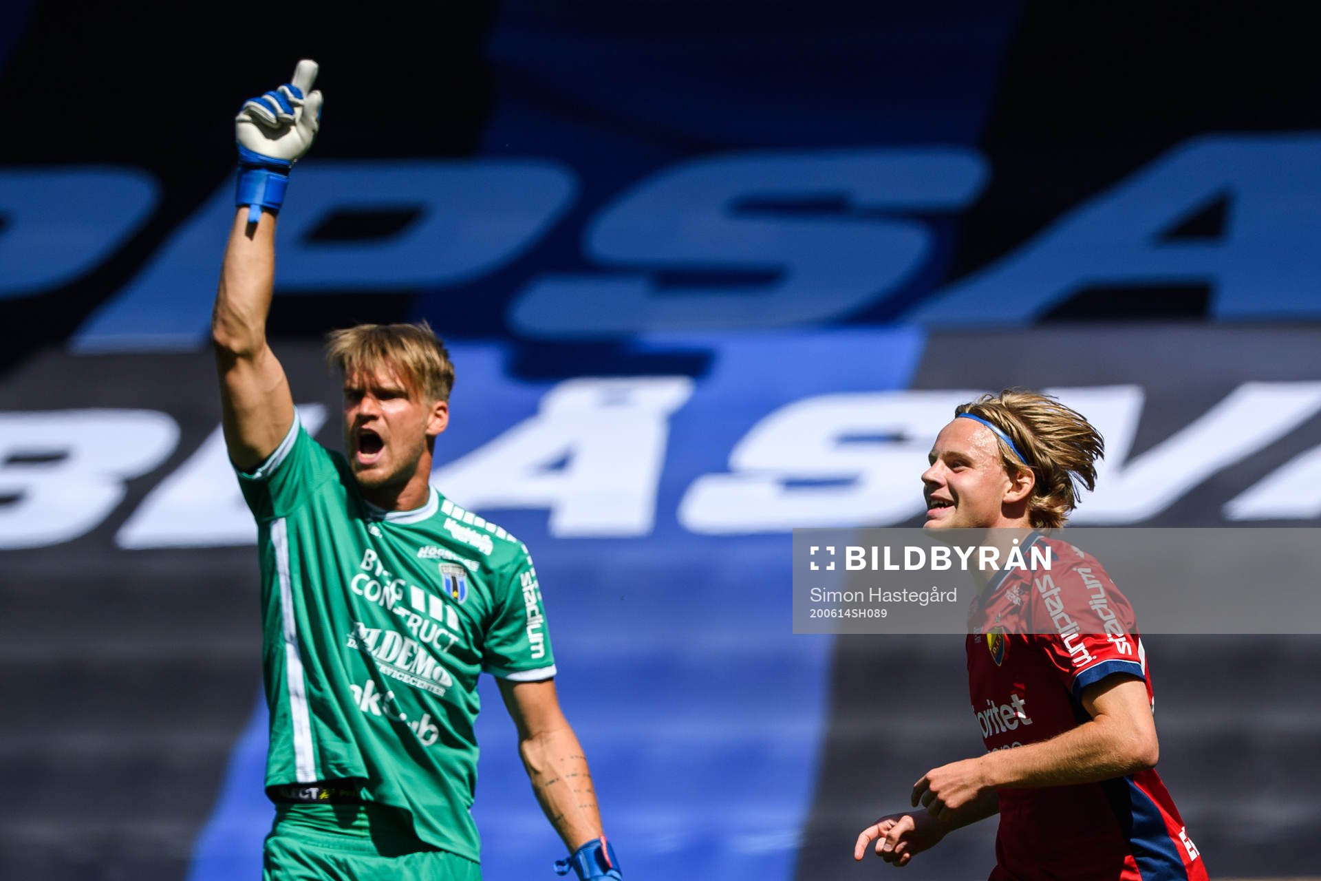 Sirius målvakt Lukas Jonsson reagerar