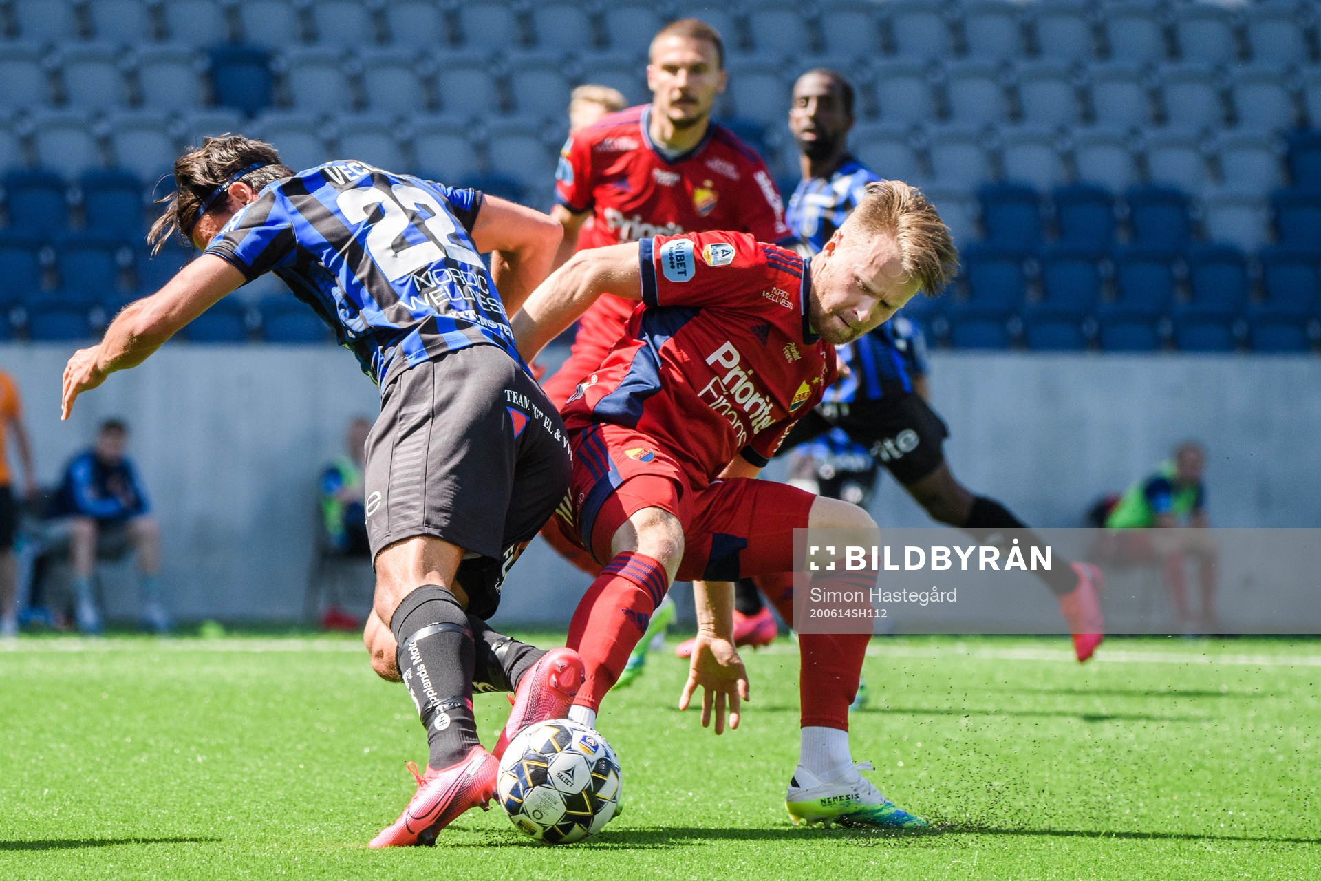 Sirius Stefano Vecchia och Djurgårdens Jacob Une Larsson