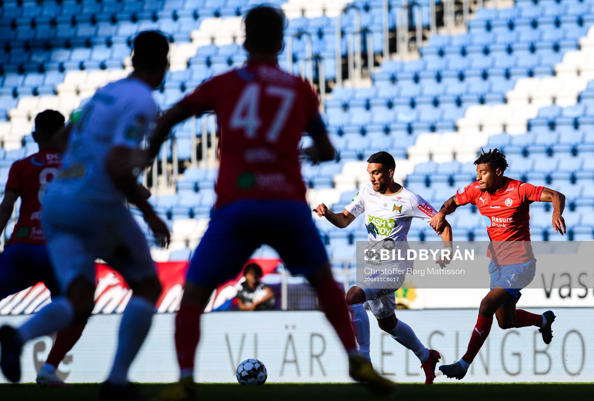 Varbergs Daniel Krezic och Helsingborgs Joseph Ceesay