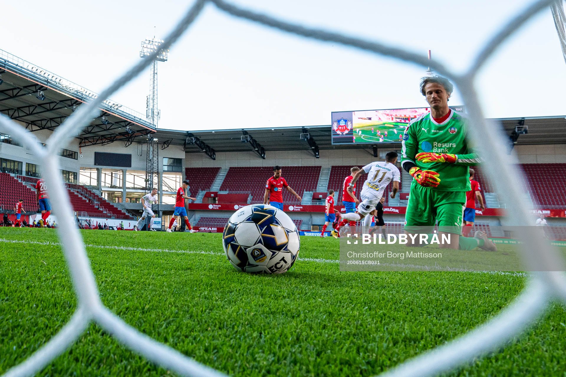 Helsingborgs målvakt Anders Lindegaard deppar