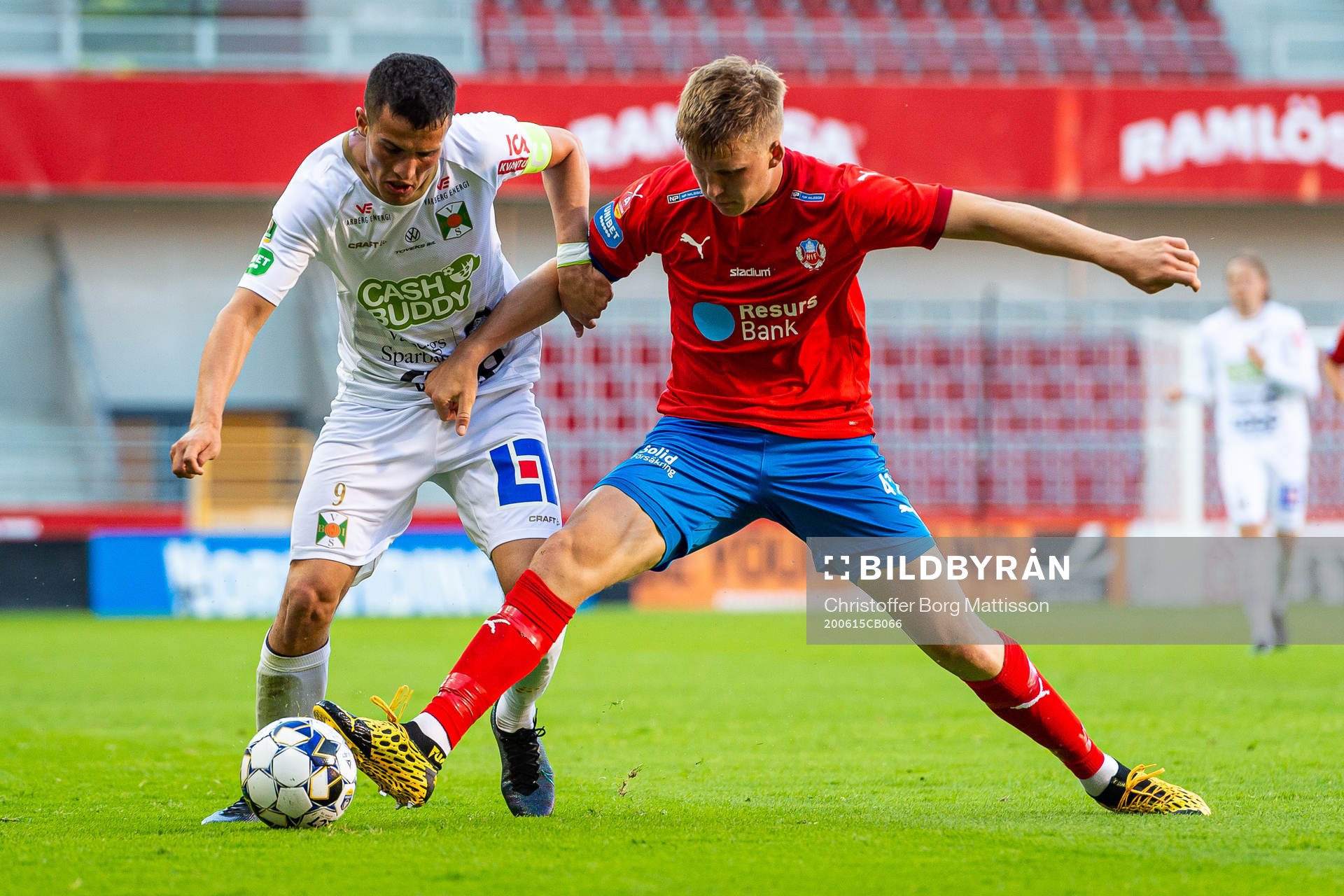 Varbergs Astrit Seljmani och Helsingborgs Casper Widell