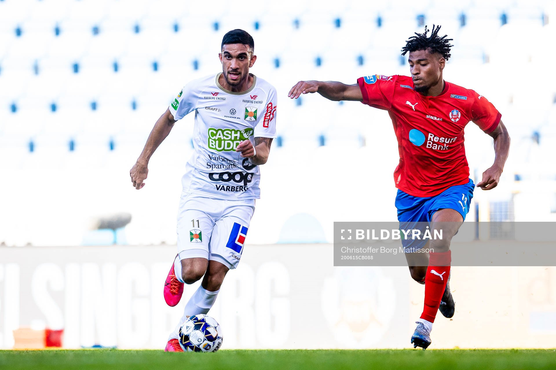 Varbergs Daniel Krezic och Helsingborgs Joseph Ceesay