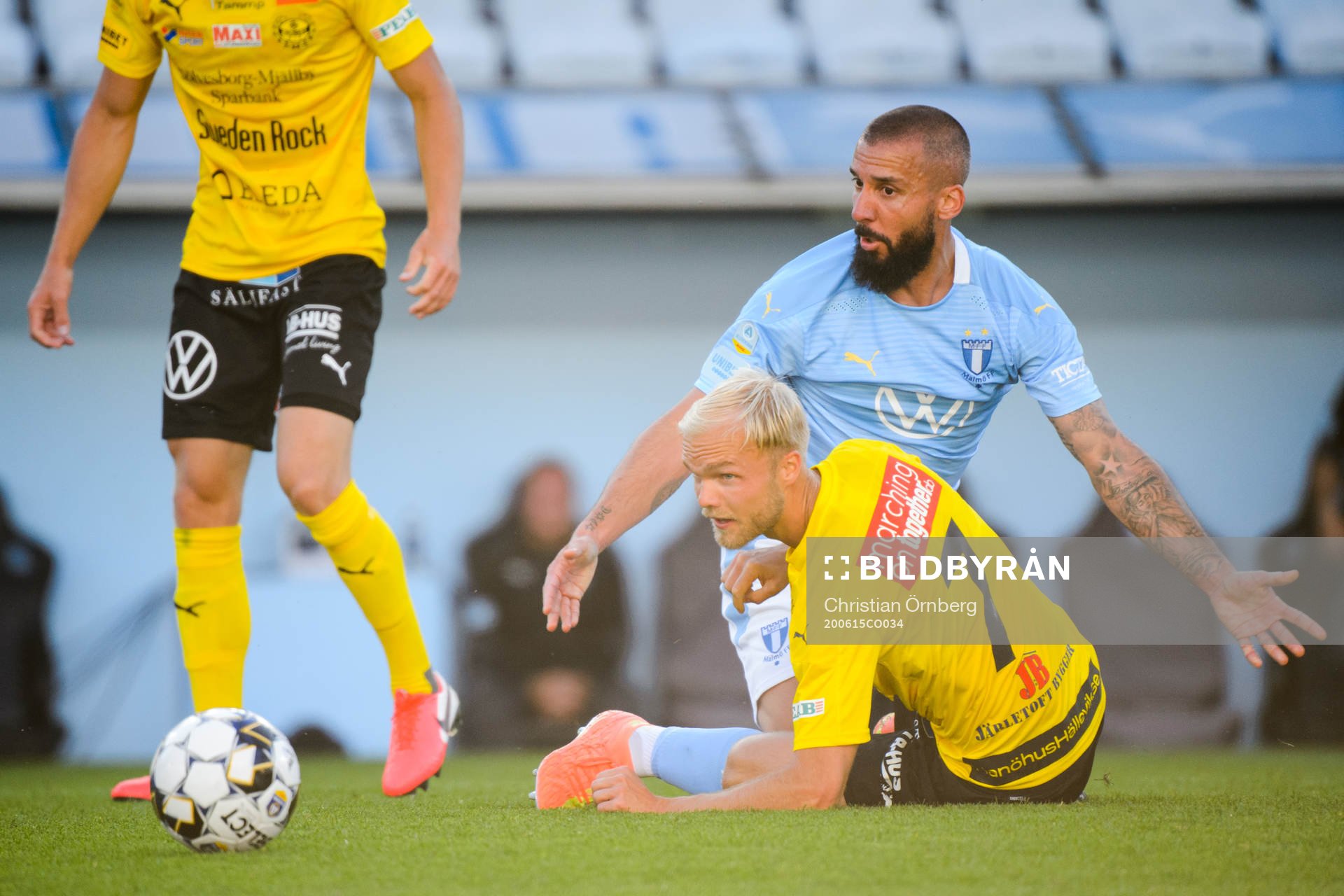 Malmö FFs Guillermo Molins och Mjällbys Viktor Gustafson