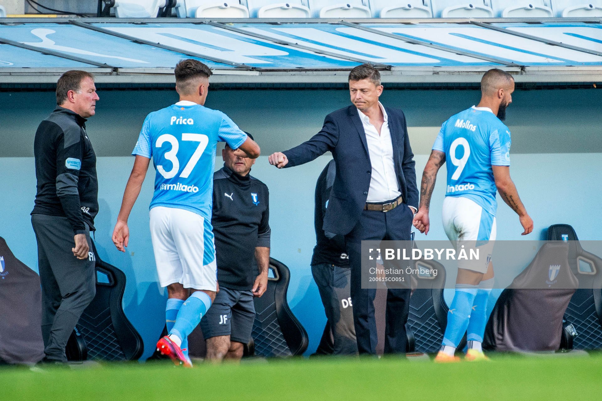 Malmö FFs tränare Jon Dahl Tomasson byter ut Tim Prica