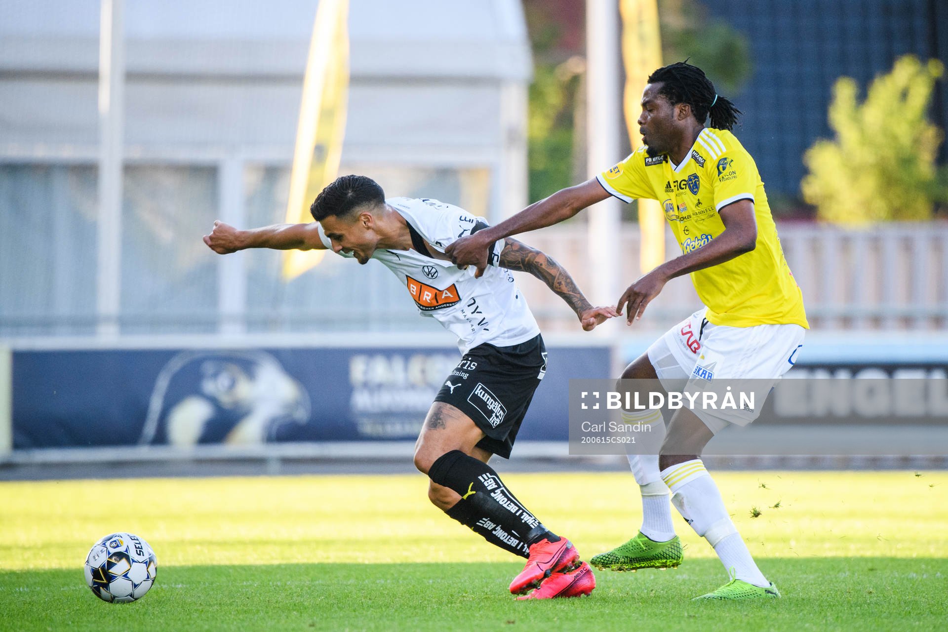Häckens Ahmed Yasin och Falkenbergs Kwame Kizito