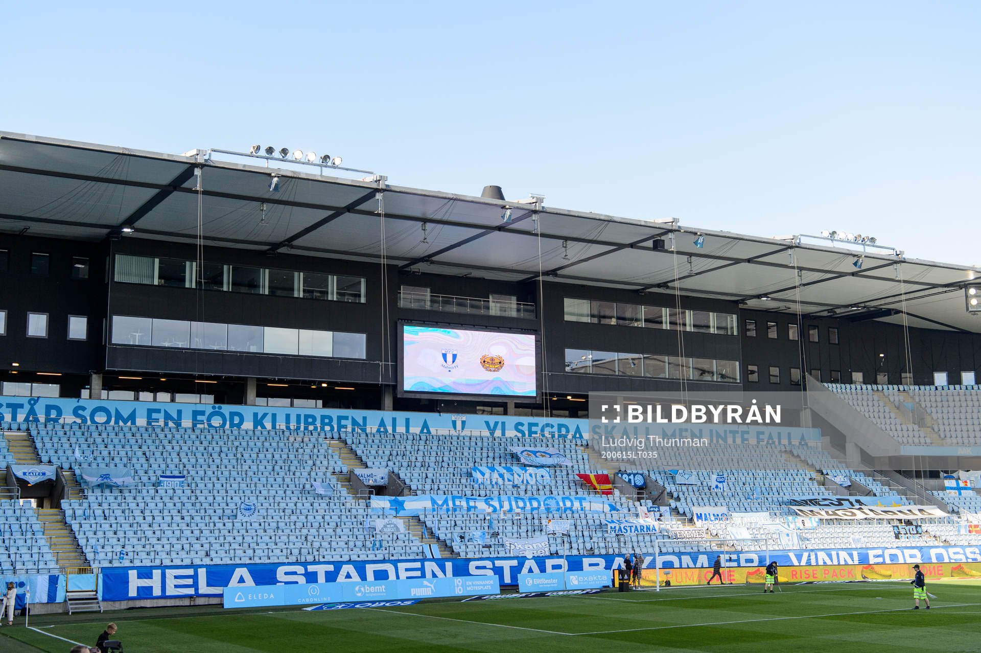Tom ståplatsläktare under fotbollsmatchen i Allsvenskan mellan Malmö FF och Mjällby den 15 juni 2020 i Malmö.