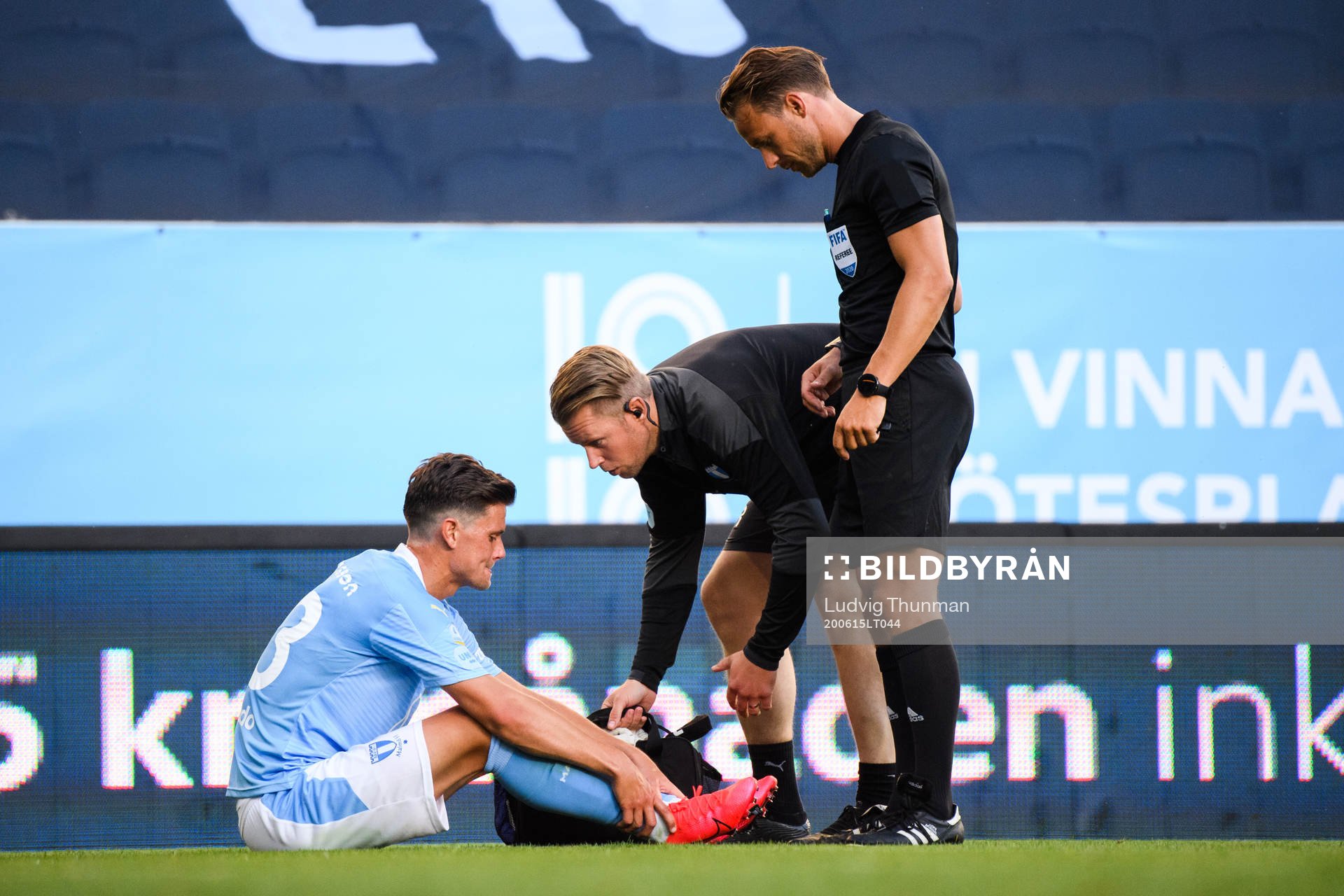 Malmö FFs Marcus Antonsson har ont