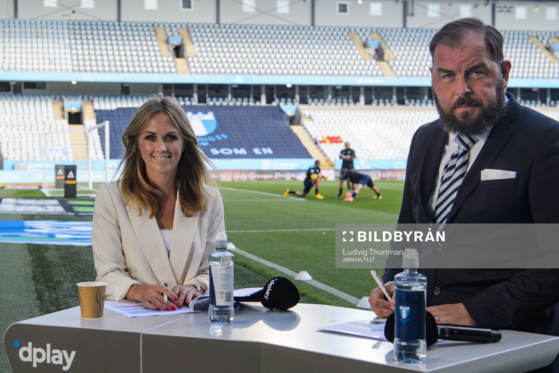 Dplays Karin Frick och Alexander Axén poserar för ett porträtt inför fotbollsmatchen i Allsvenskan mellan Malmö FF och Mjällby den 15 juni 2020 i Malmö.