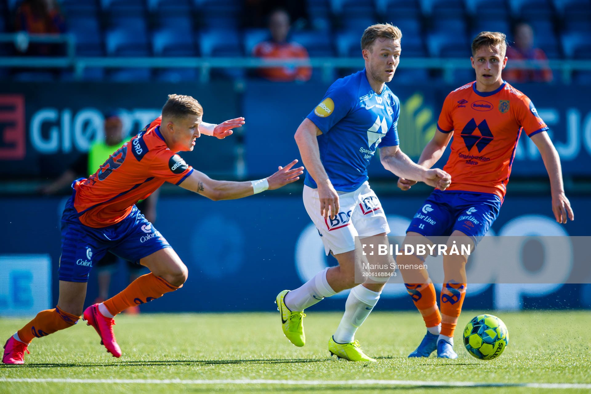 David Kristjan Olafsson of Aalesund and Erling Knudtzon of