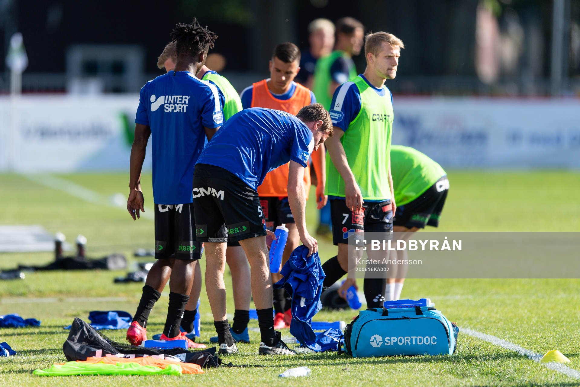 Trelleborgs spelare före fotbollsmatchen i Superettan