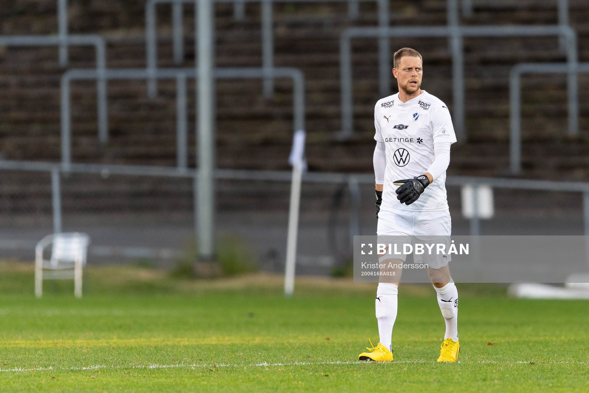 Halmstads målvakt Malkolm Nilsson Säfqvist deppar