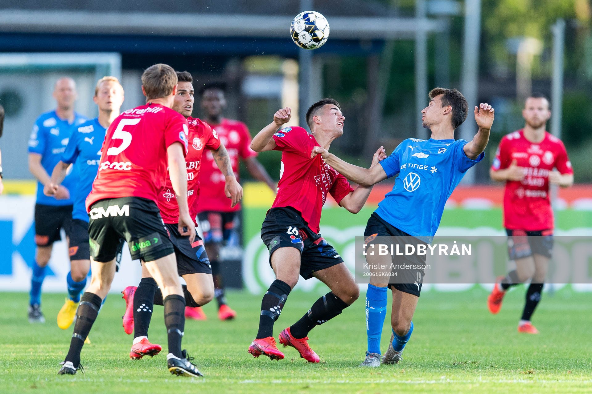 Trelleborgs Haris Brkic och Halmstads Rasmus Wiedesheim-Paul