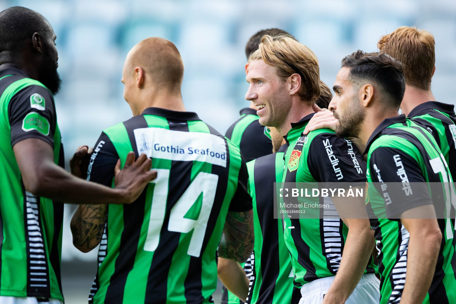 GAIS August Wängberg jublar med lagkamrater efter 1-0 under fotbollsmatchen i Superettan mellan GAIS och Jönköpings Södra den 16 juni 2020 i Göteborg.
