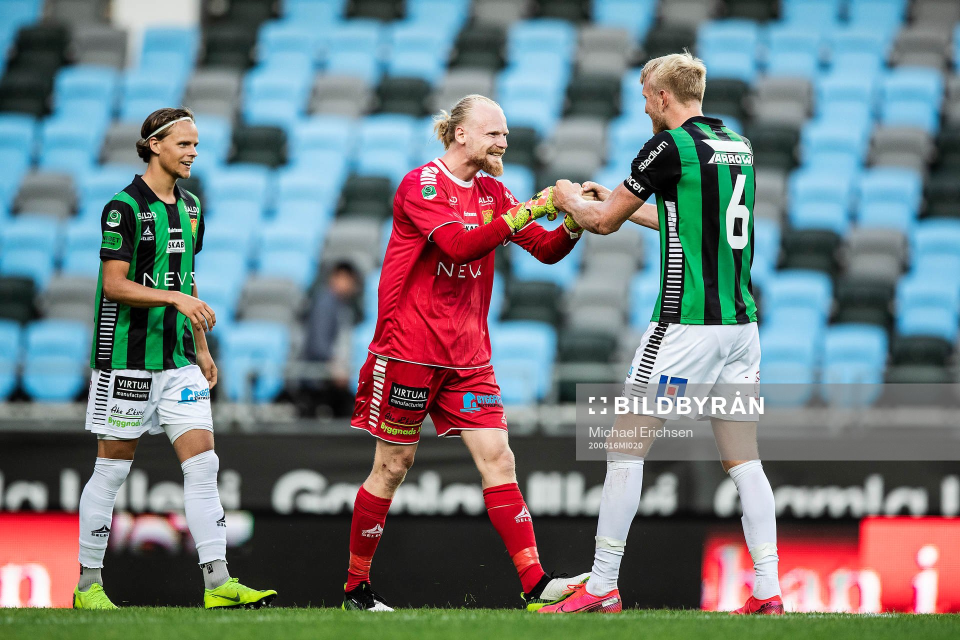 GAIS Julius Johansson, målvakt Mathias Karlsson och Carl