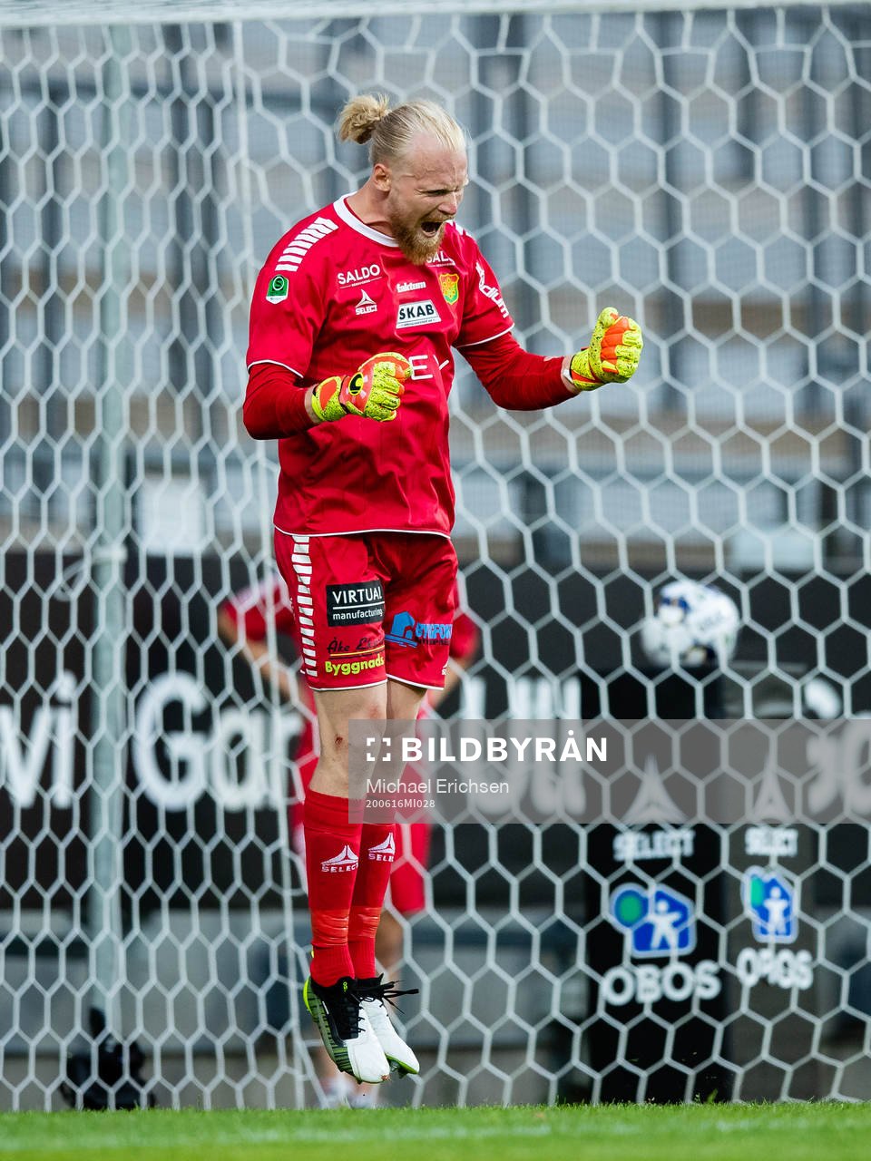 GAIS målvakt Mathias Karlsson jublar under fotbollsmatchen i Superettan mellan GAIS och Jönköpings Södra den 16 juni 2020 i Göteborg.