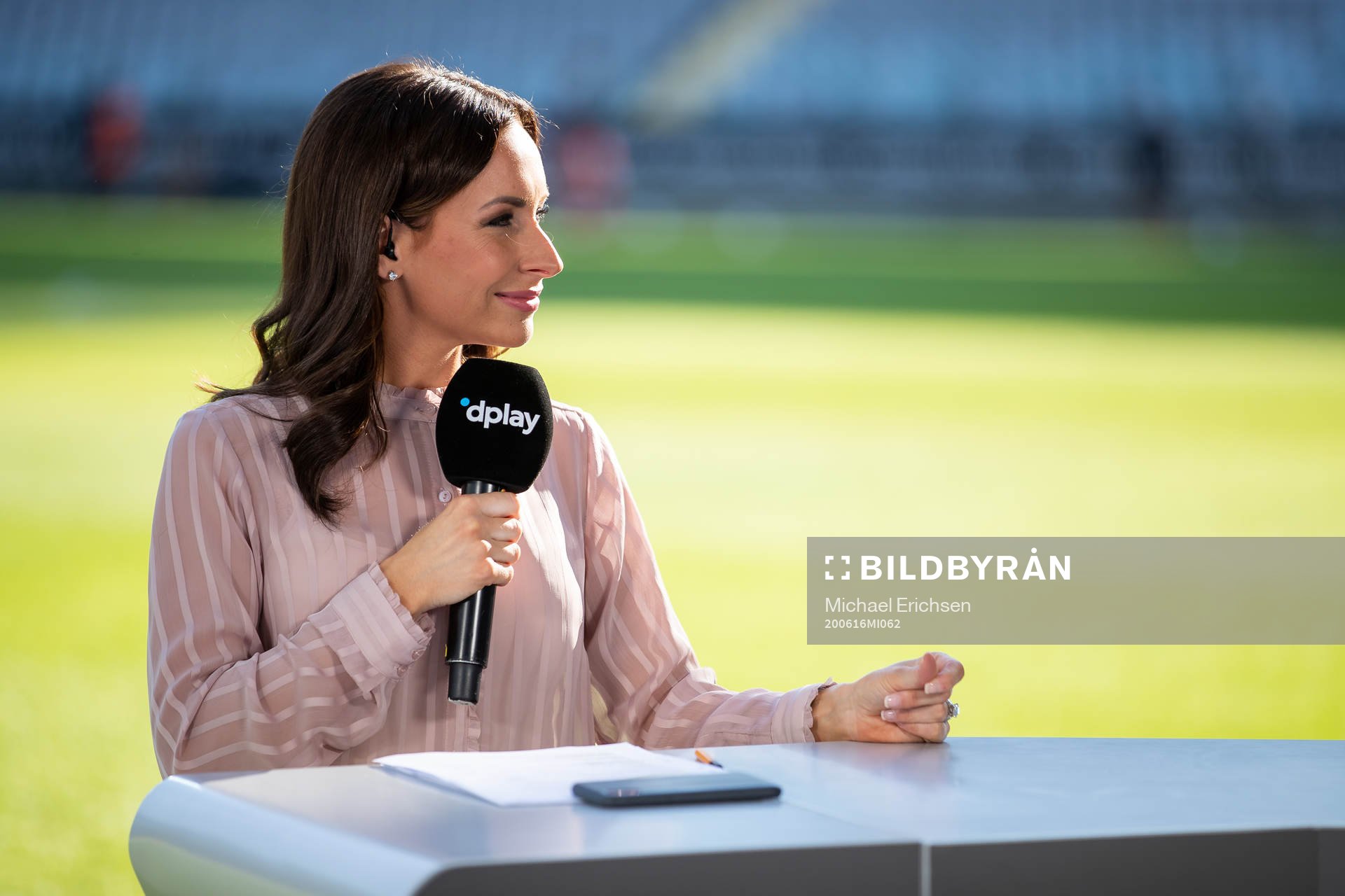 Dplays Camilla Enström innan fotbollsmatchen i Superettan