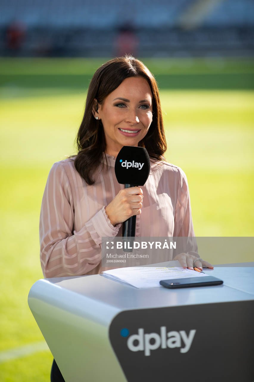 Dplays Camilla Enström innan fotbollsmatchen i Superettan