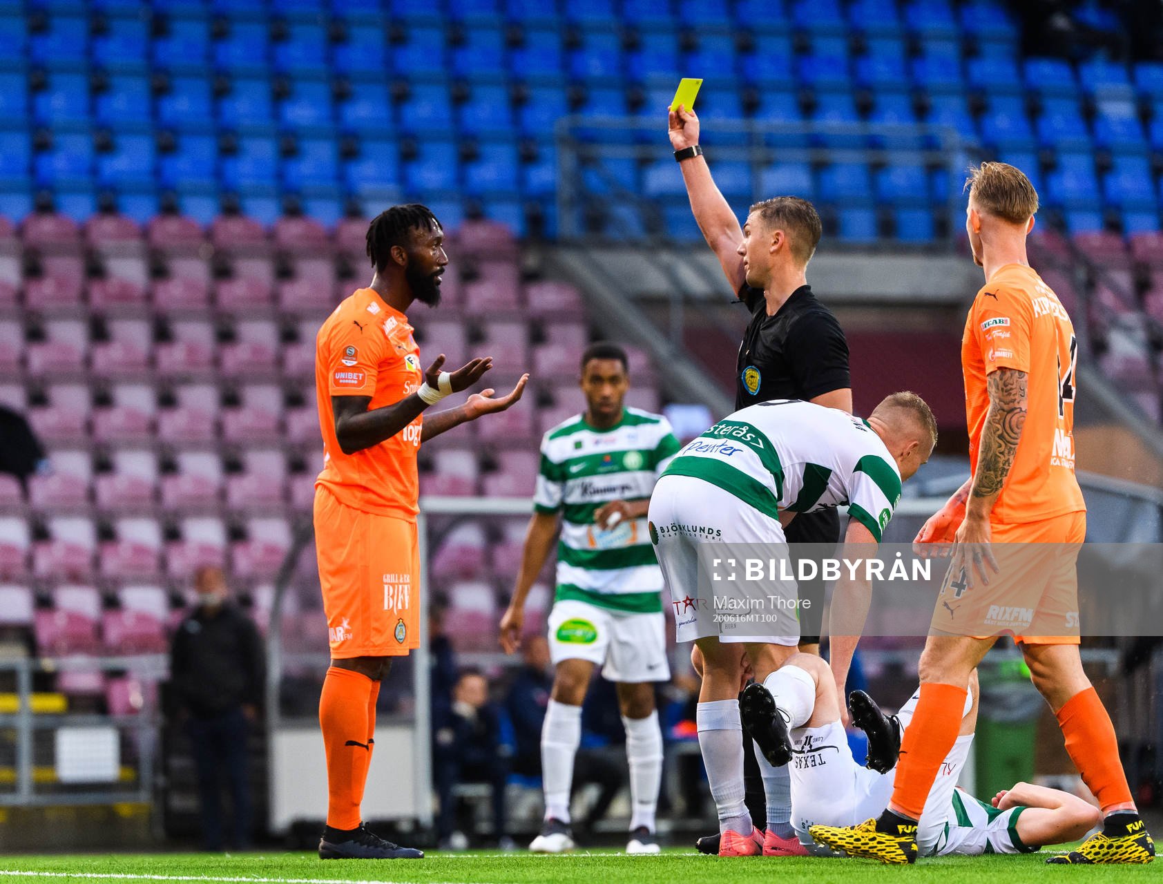 AFC Eskilstunas Abdel Rhamane Khalil Diarra får en varning