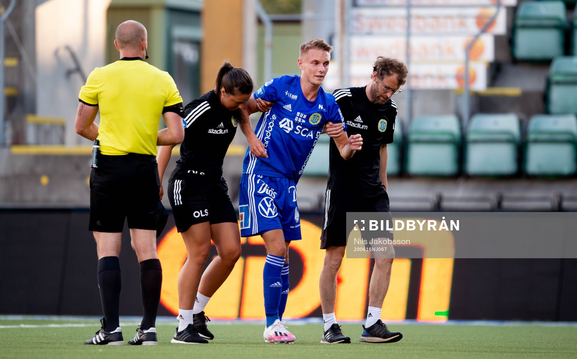 Sundsvalls Albin Palmlöf skadar sig