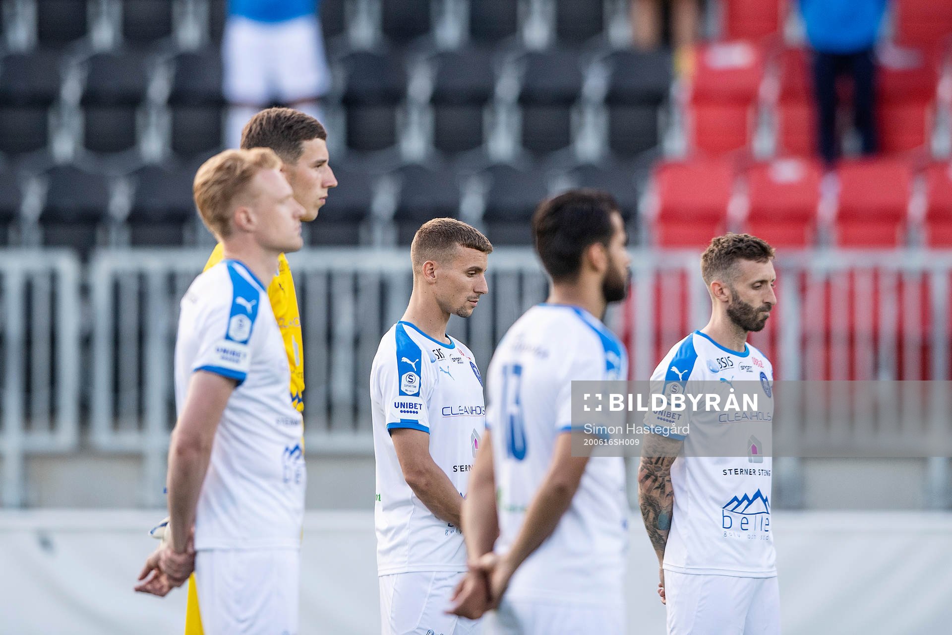 Tyst minut till minnet av de som drabbats av Covid-19