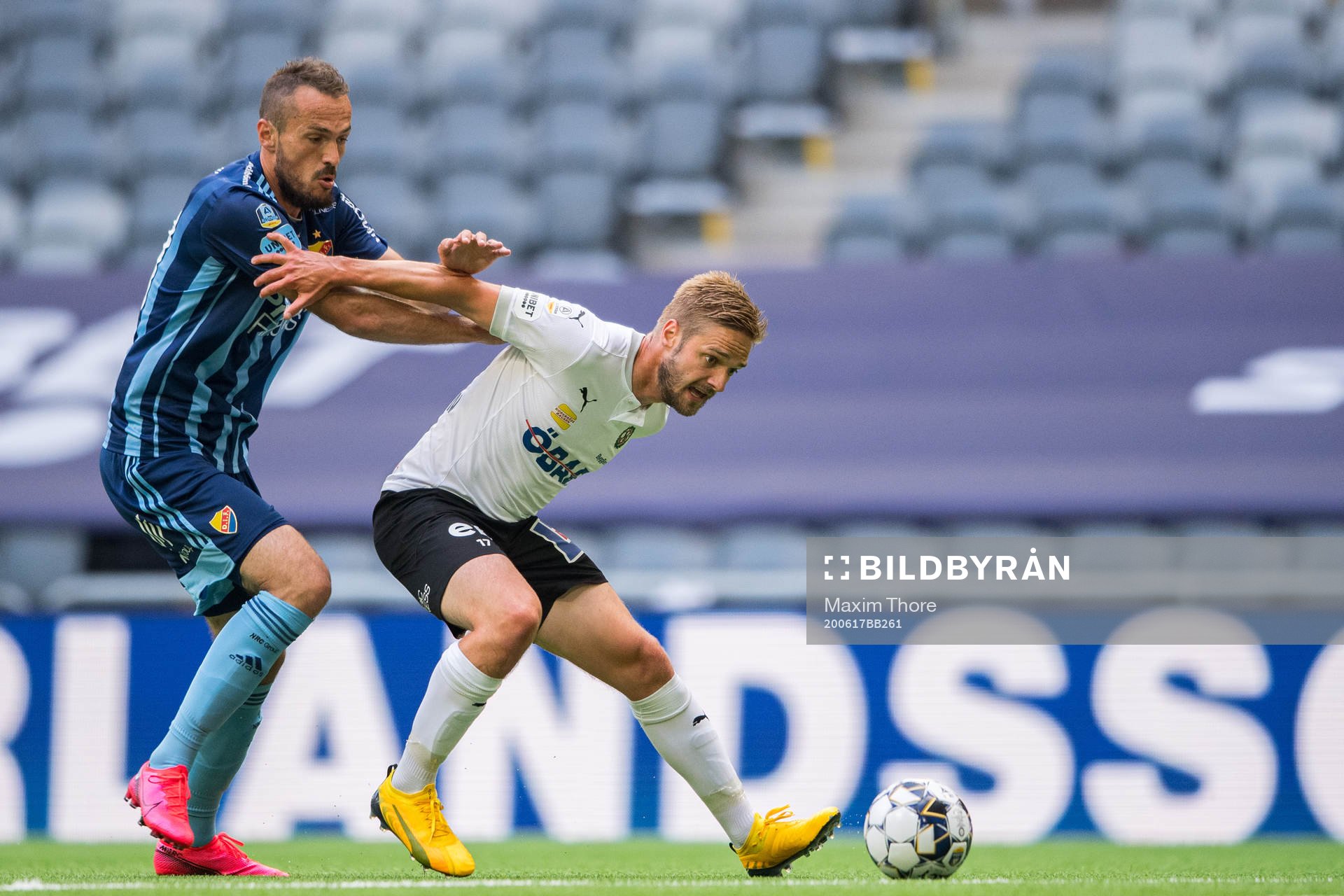 Djurgårdens Emir Kujovic och Örebros Johan Mårtensson