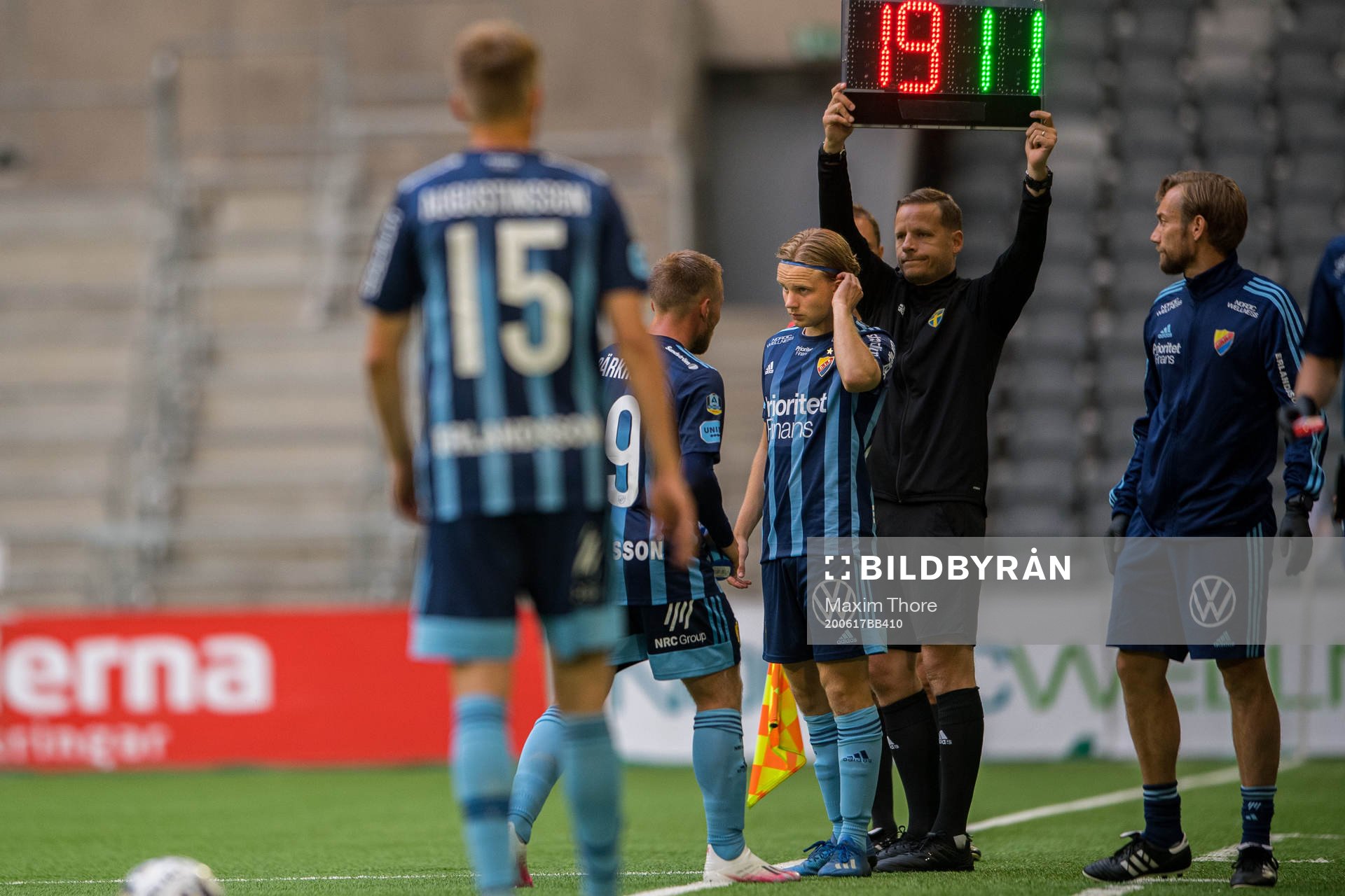 Djurgårdens Nicklas Bärkroth byter med Jonathan Ring