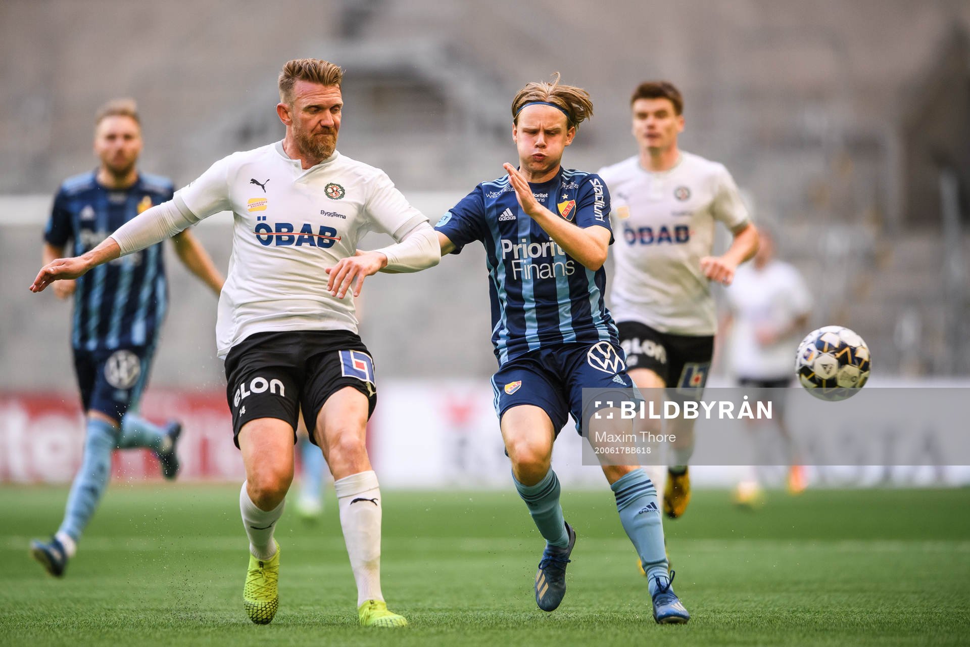 Örebros Michael Almebäck och Djurgårdens Oscar Pettersson