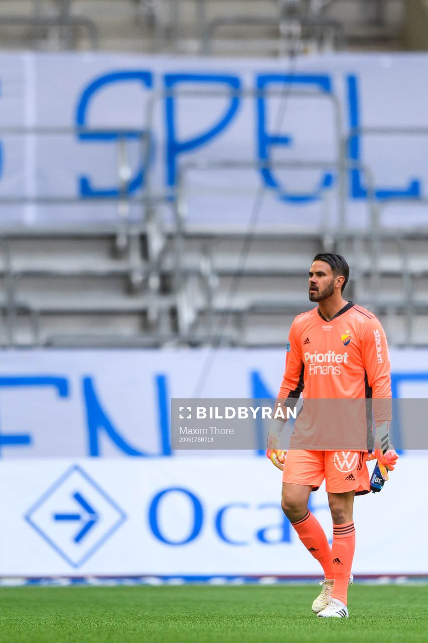 Djurgårdens målvakt Tommi Vaiho deppar