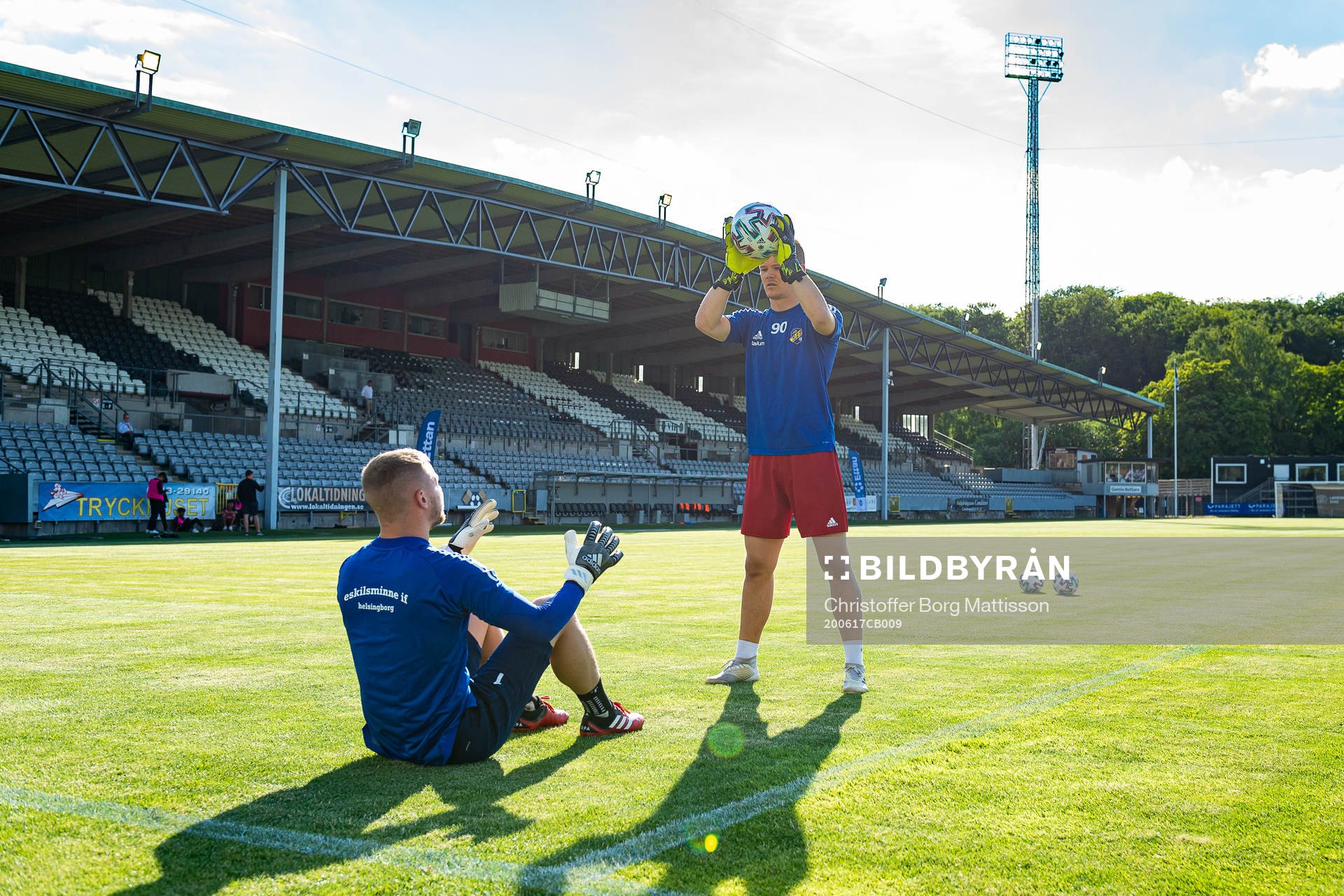 Eskilsminnes målvakter Pontus Löfvenmark och Adam Larsson