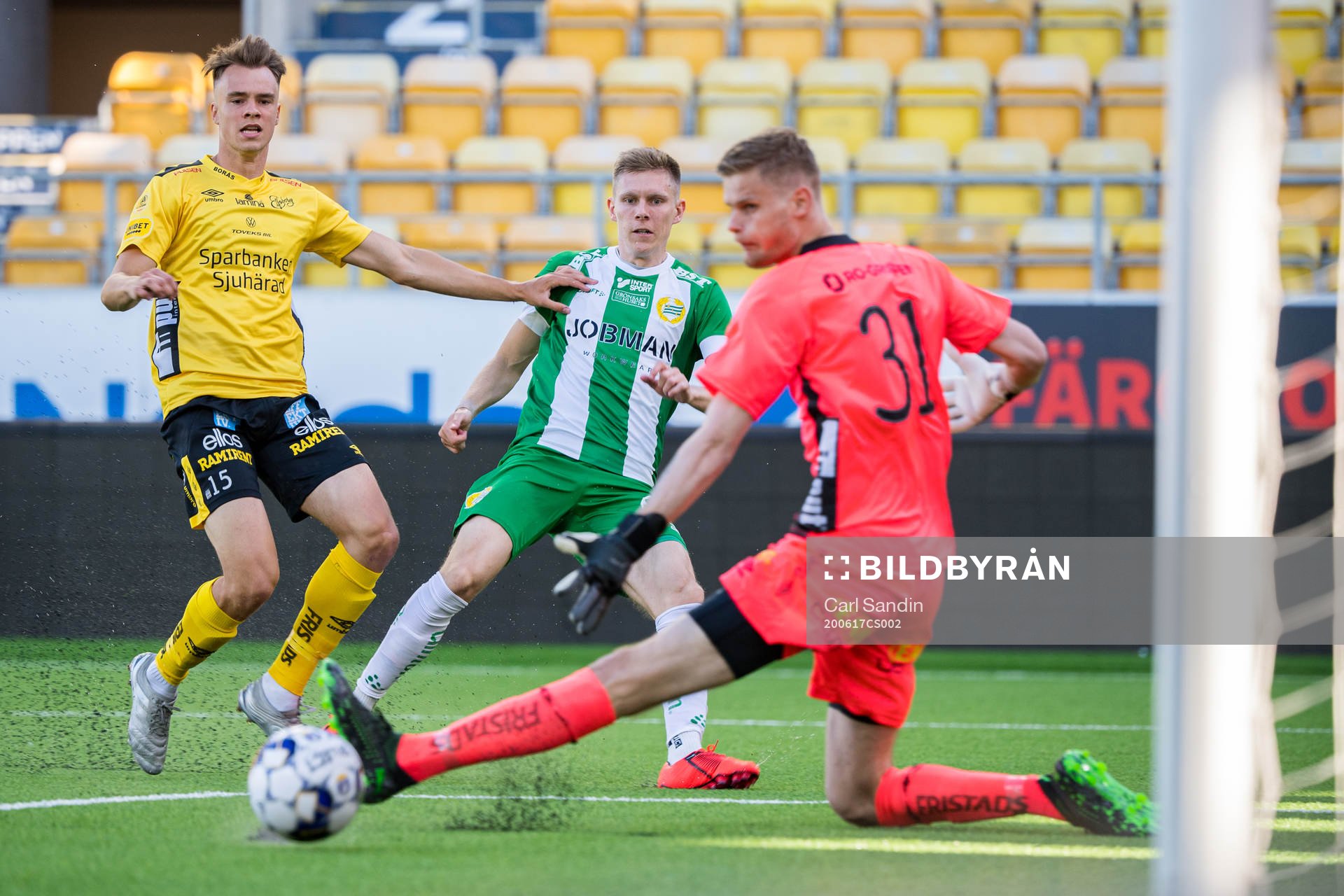 Hammarbys Aron Johansson oroar mot Elfsborgs Leo Väisänen