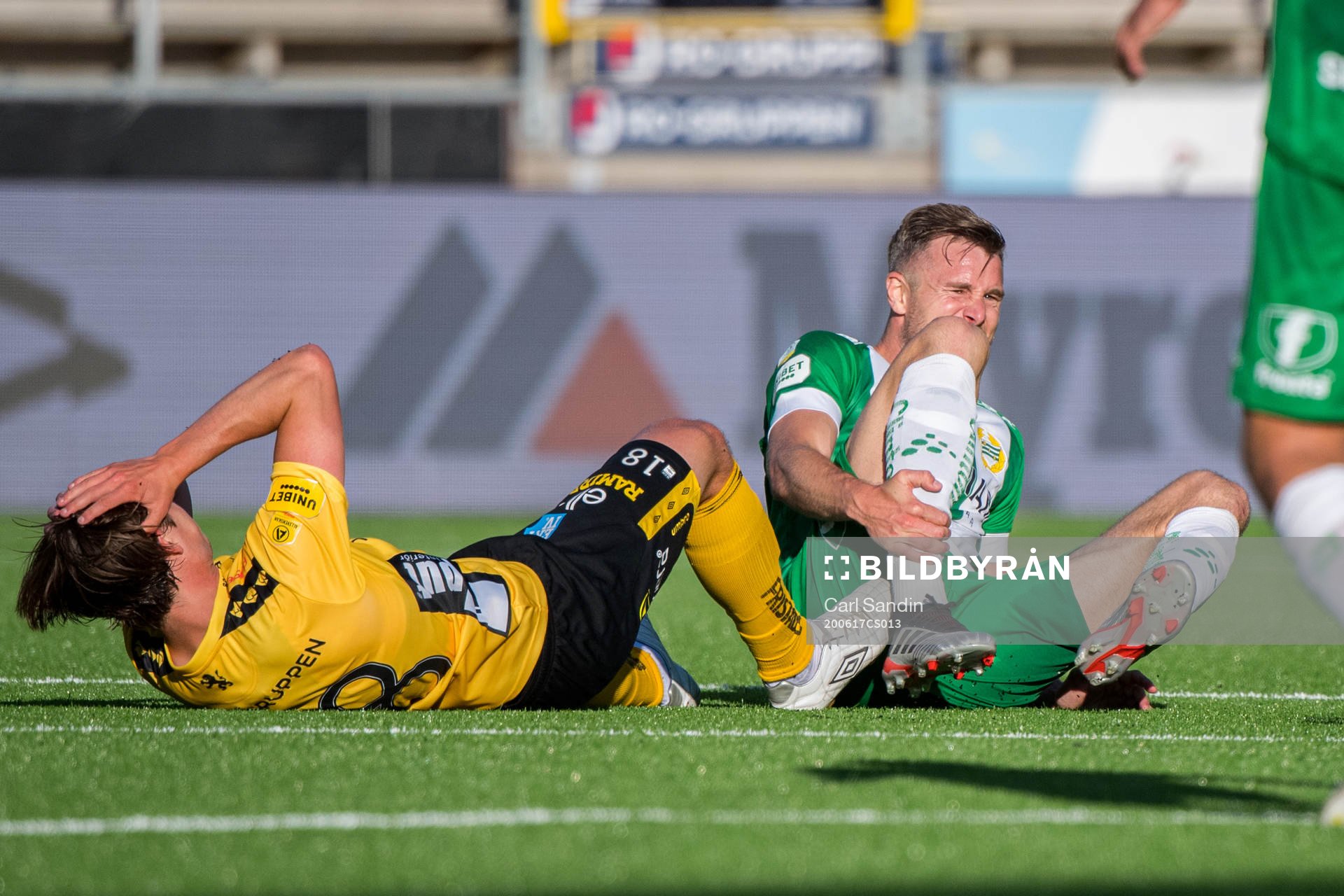 Elfsborgs Simon Olsson och Hammarbys Richard Magyar har ont