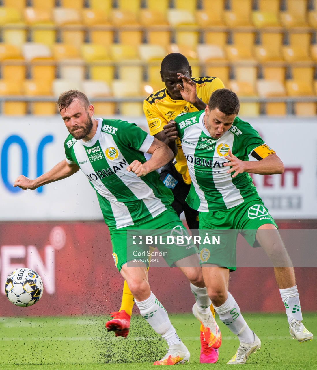 Hammarbys Mads Fenger Nielsen och Jeppe Andersen mot