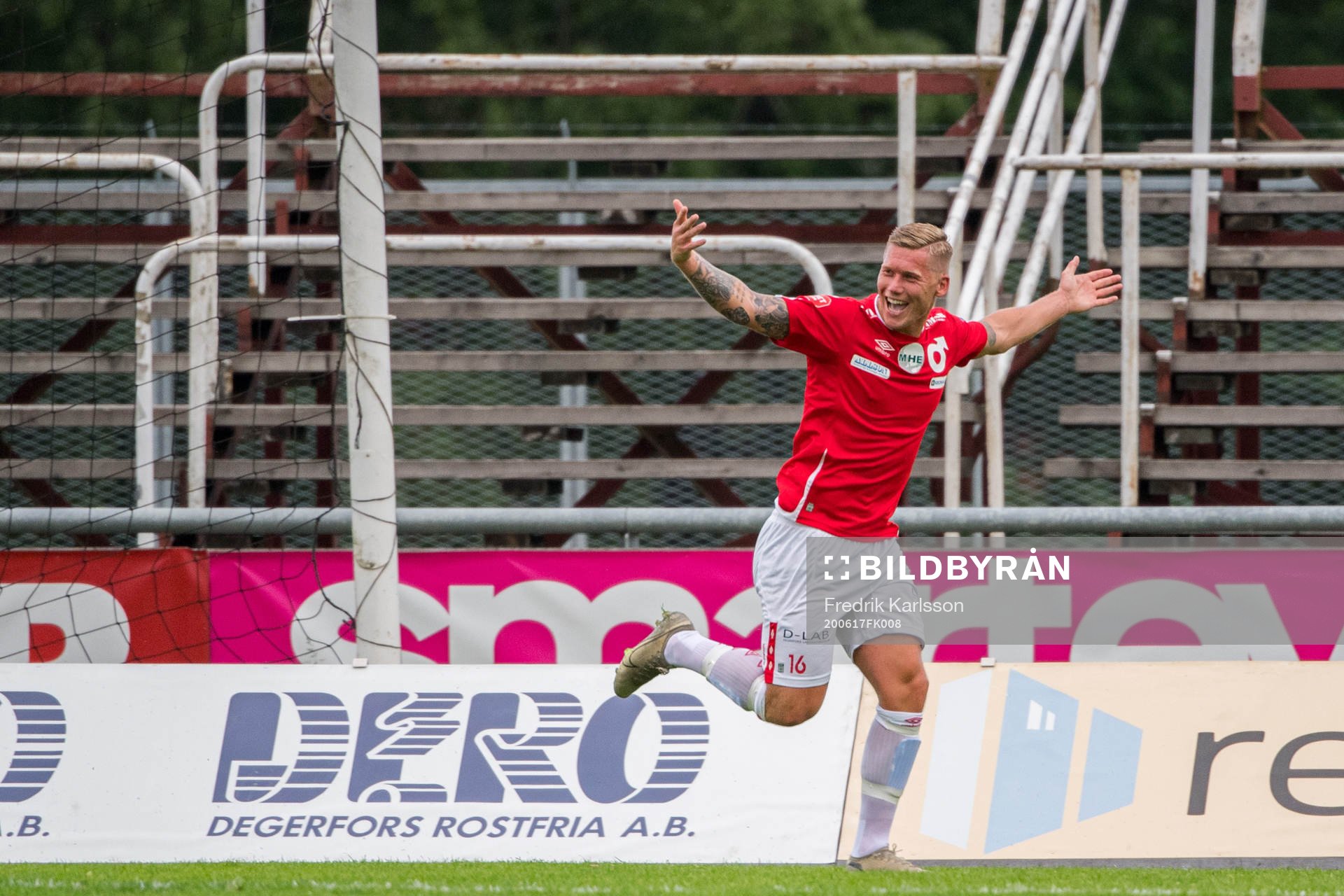 Degerfors Victor Edvardsen jublar
