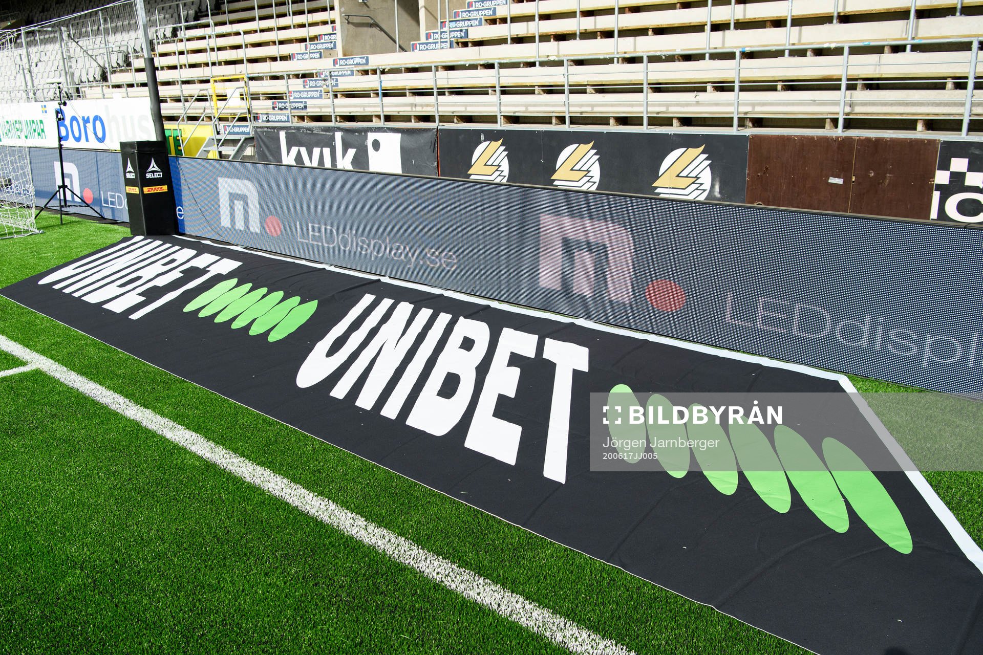 Unibets reklam på kortsidan under fotbollsmatchen i Allsvenskan mellan Elfsborg och Hammarby den 17 juni 2020 i Borås.