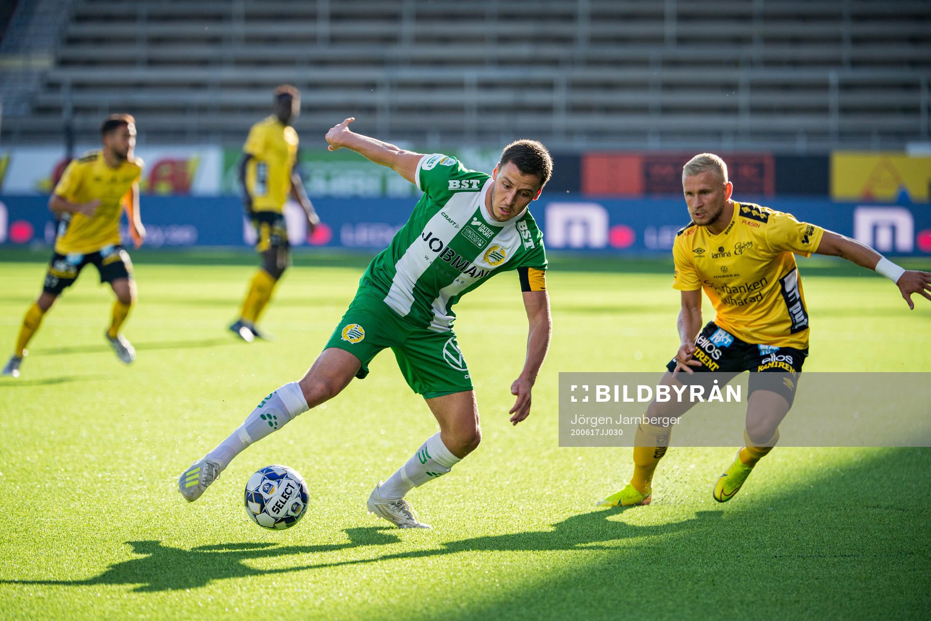 Hammarbys Jeppe Andersen och Elfsborgs Simon Strand