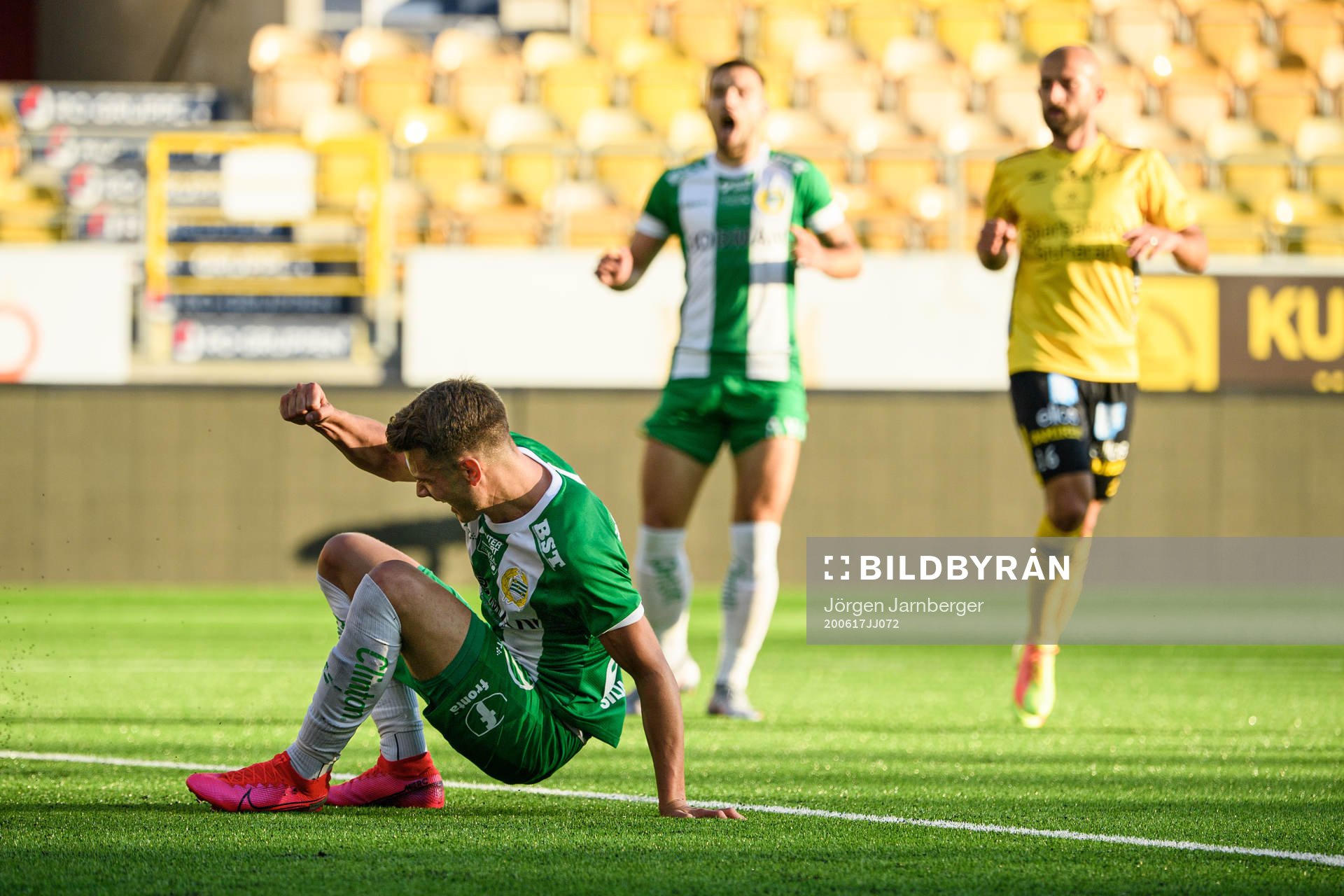 Hammarbys Alexander Kacaniklic jublar