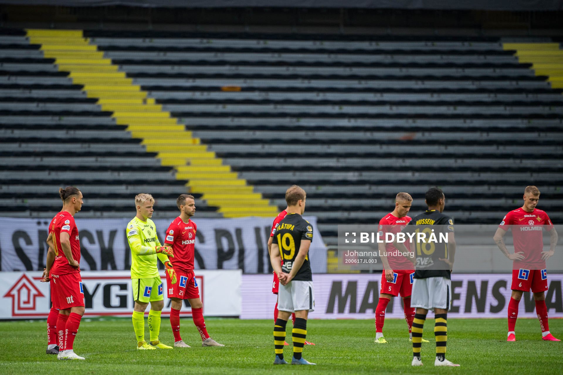 Spelarna samlas