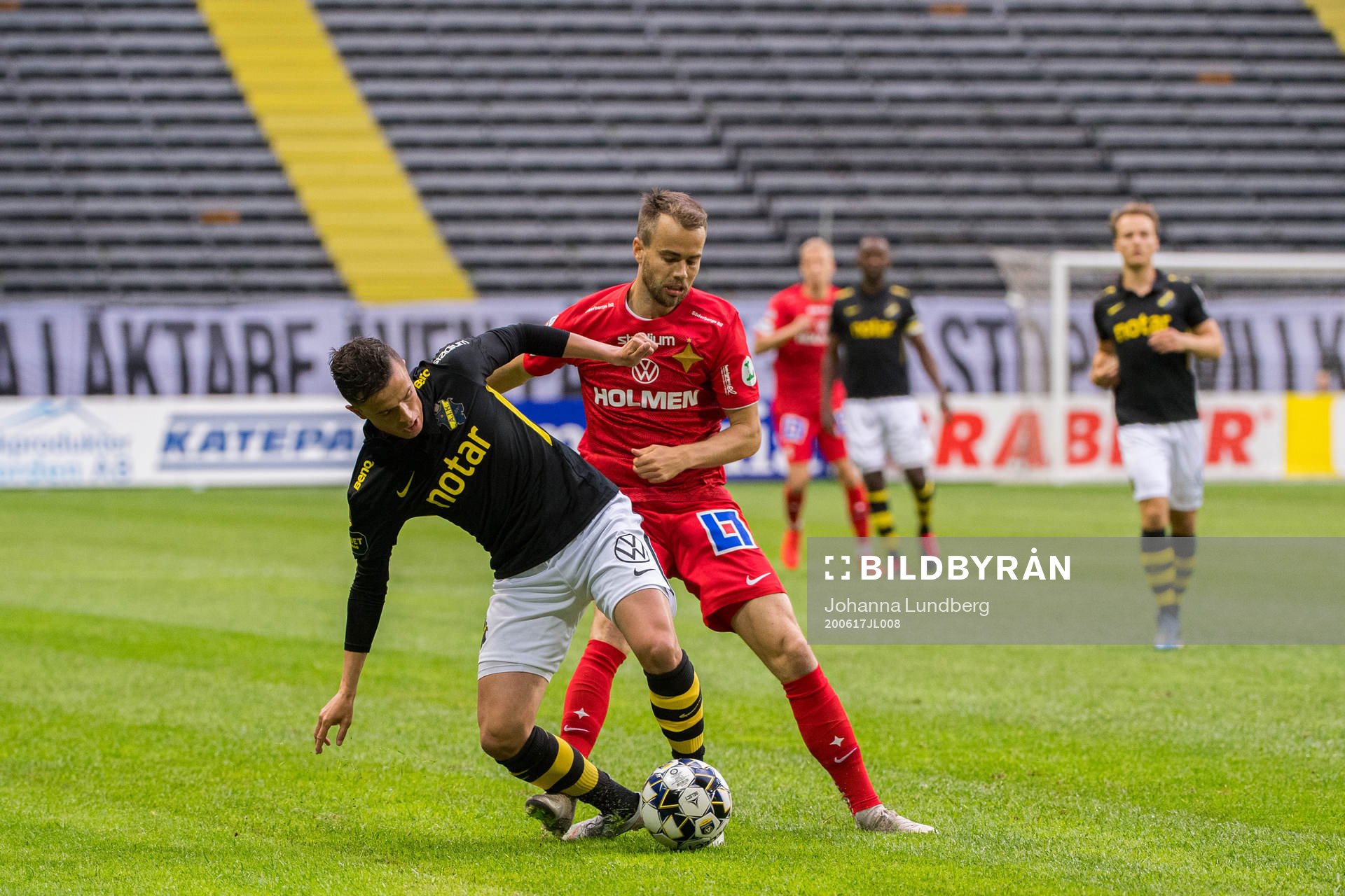 s Jasir Asani och IFK Norrköpings Andreas Blomqvist