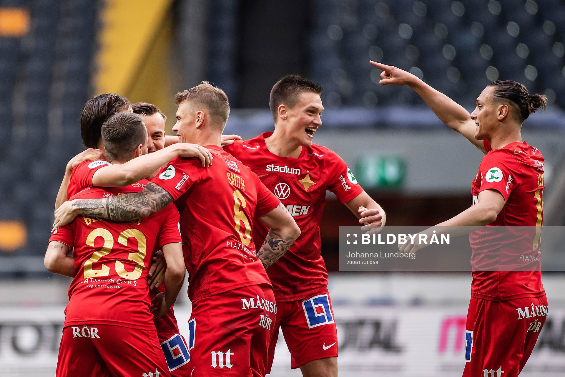 IFK Norrköpings spelare jublar