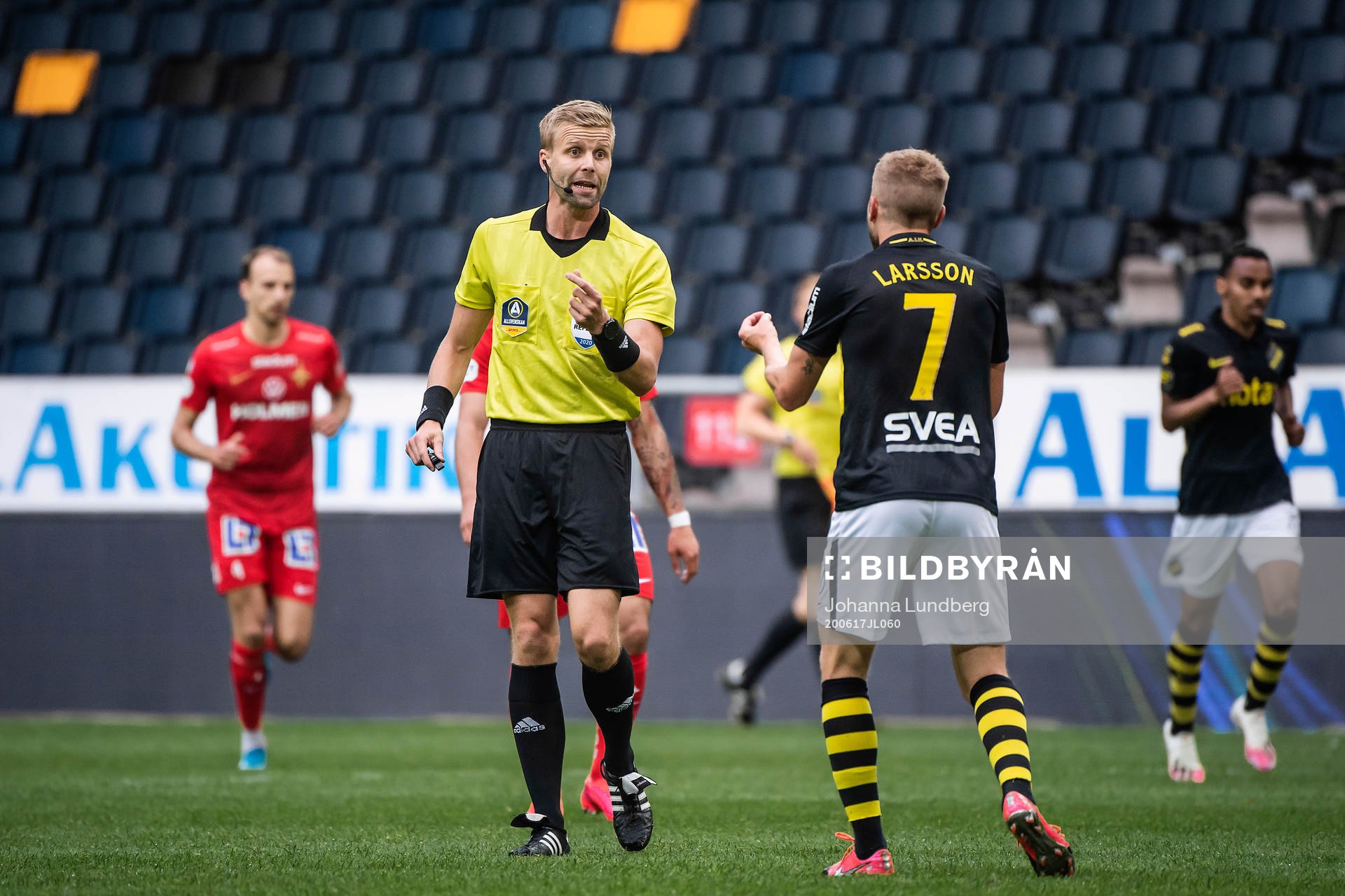 s Sebastian Larsson
