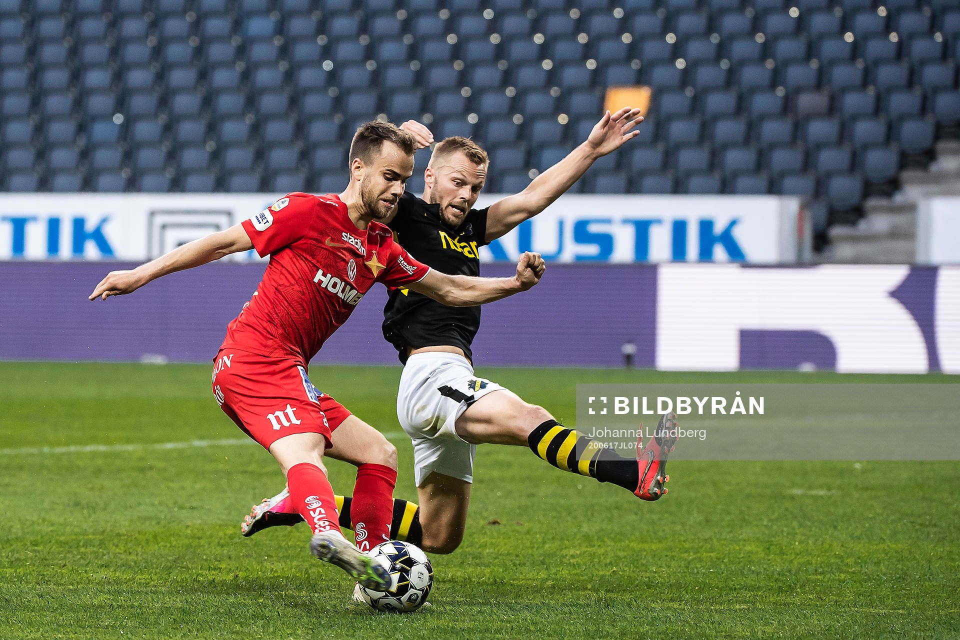 s Sebastian Larsson