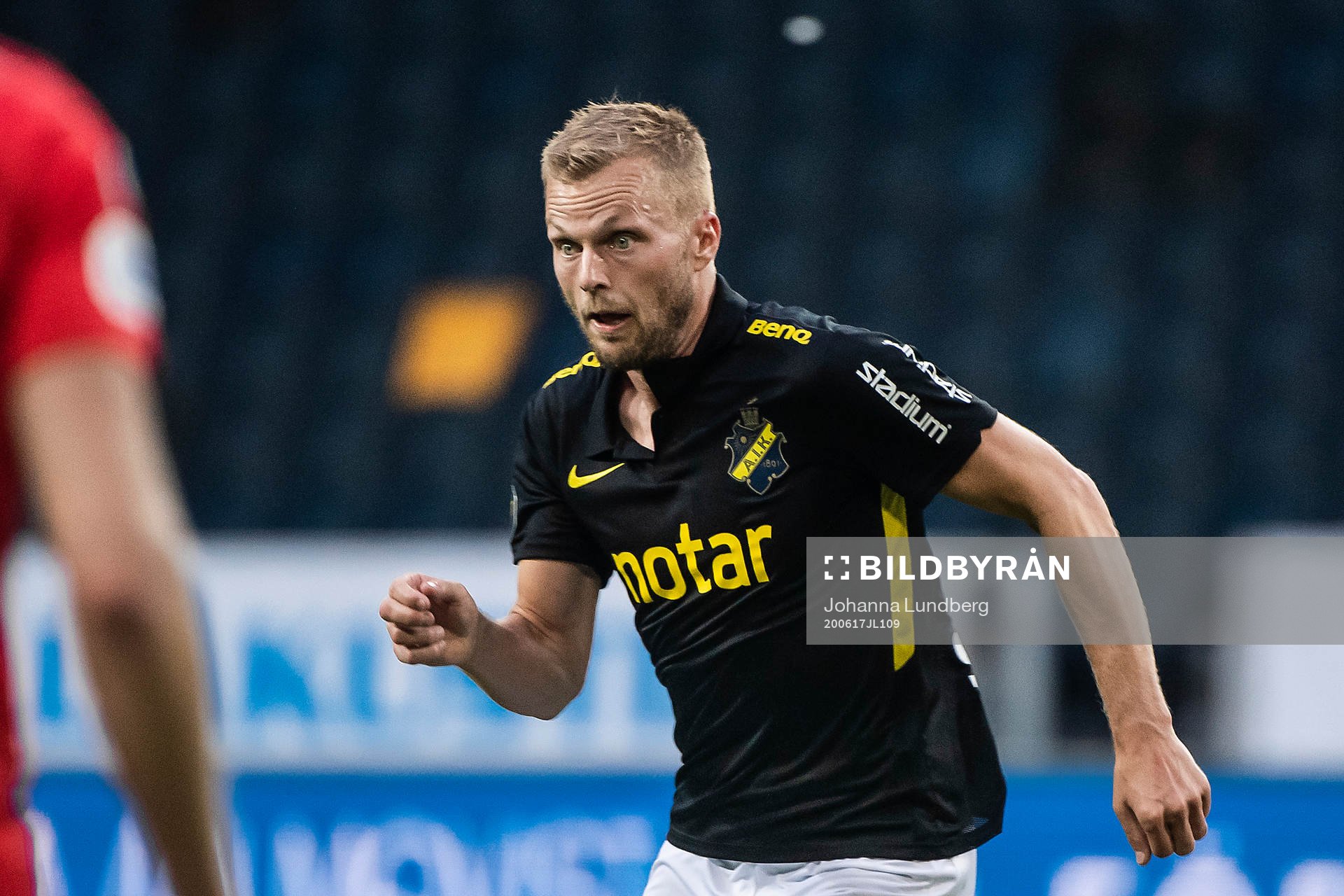 s Sebastian Larsson
