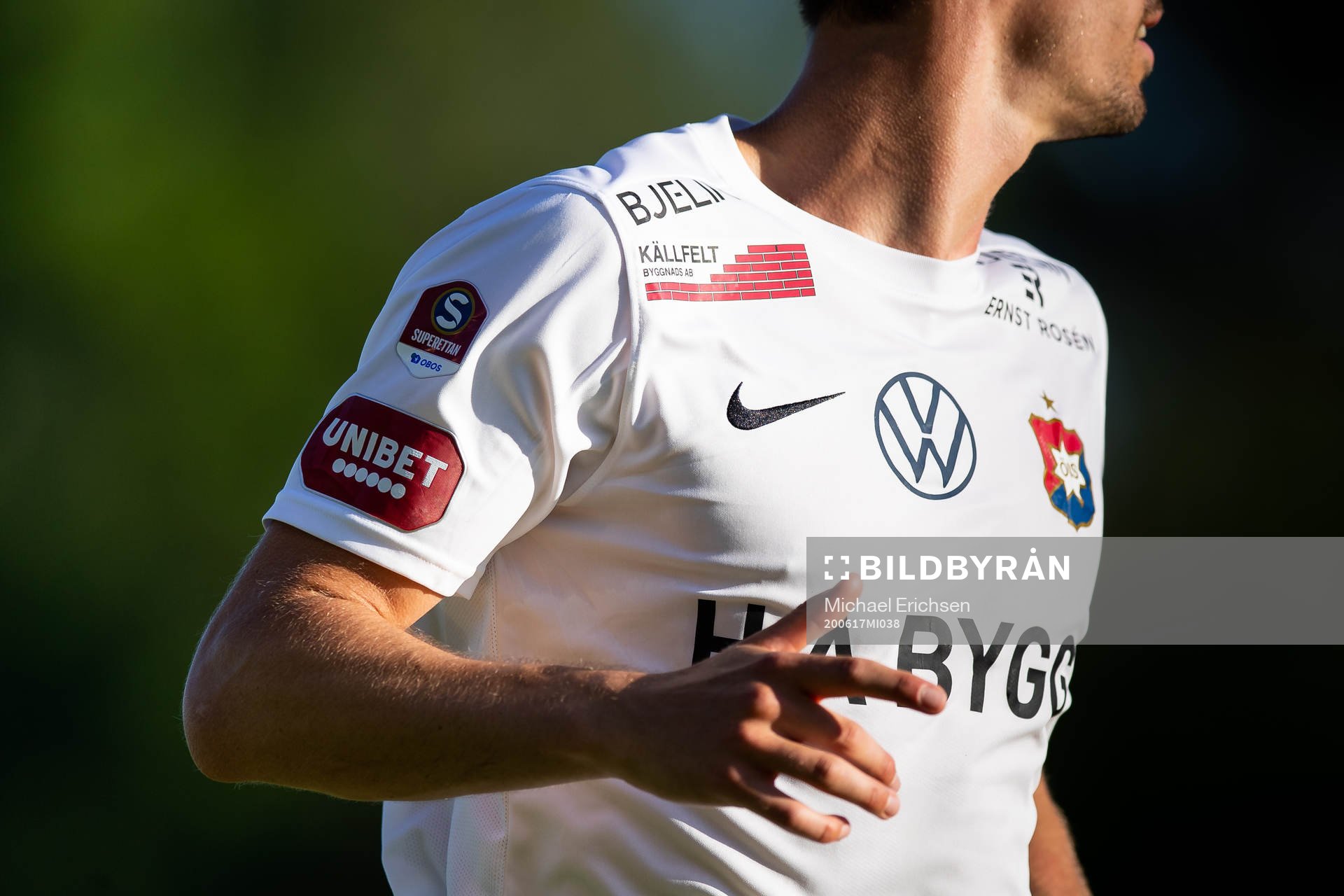 Unibet logo på Örgrytes Daniel Paulsons matchtröja